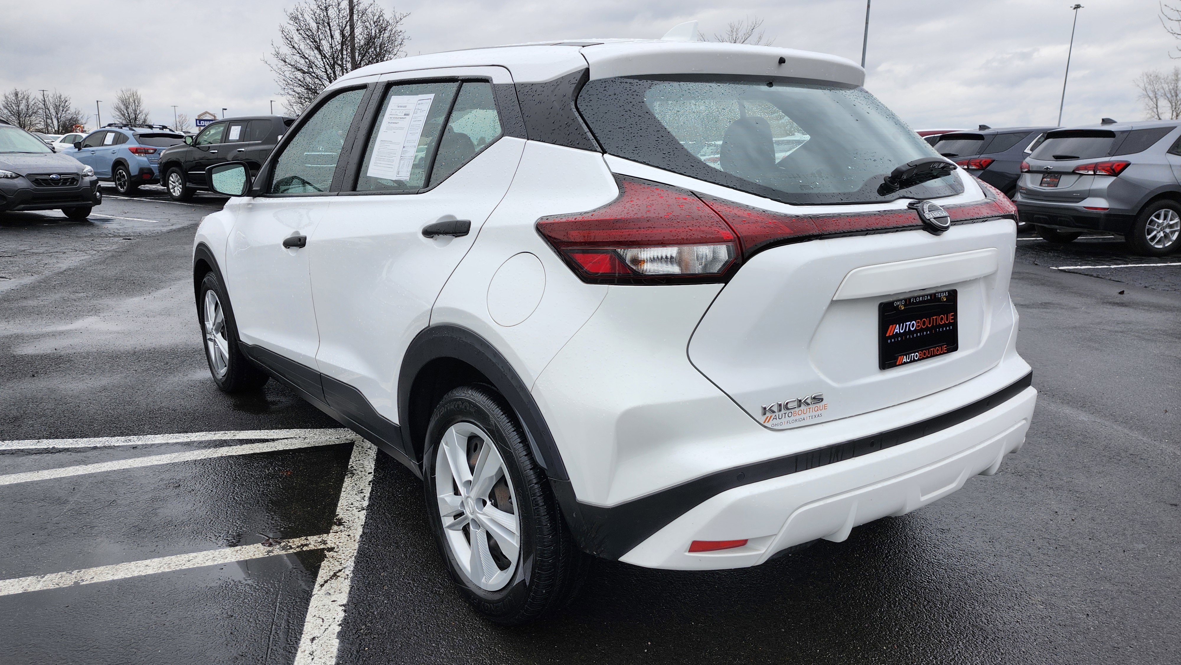 Used 2022 Nissan Kicks S image 14