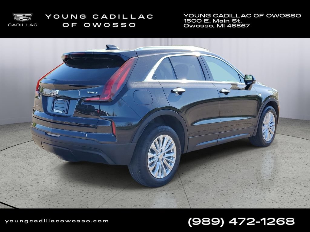 Certified 2024 Cadillac XT4 Luxury w/ Cold Weather Package AWD/4WD image 3