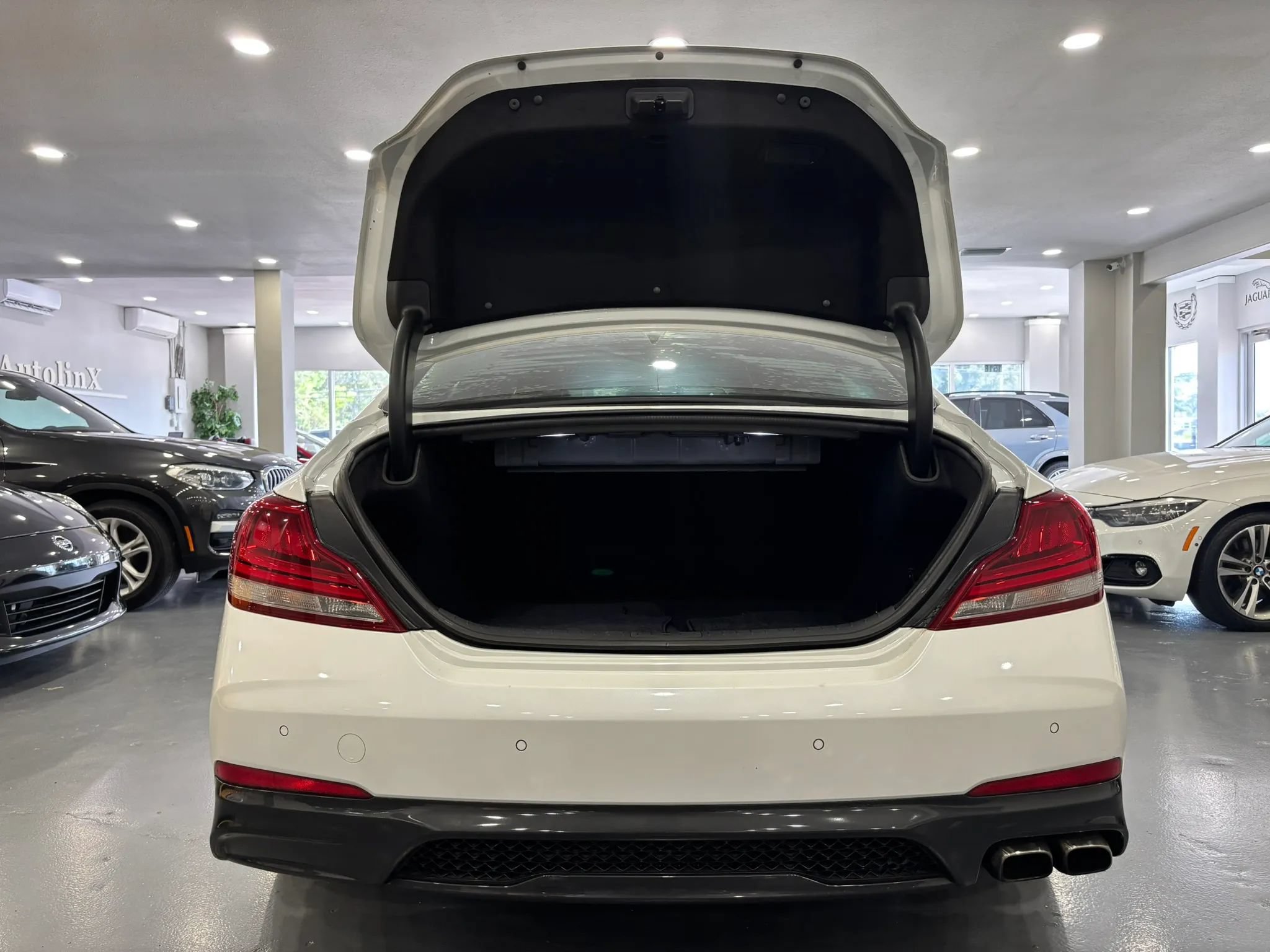 Used 2020 Genesis G70 2.0T w/ Prestige Package RWD image 48