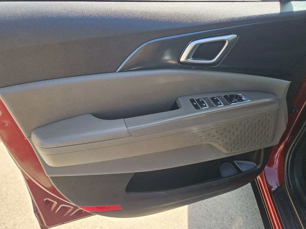 Used 2025 Kia Carnival image 14