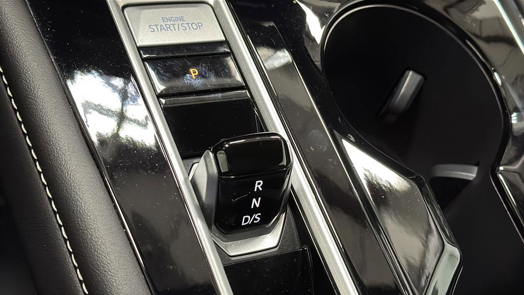 Used 2025 Volkswagen Atlas SEL Premium R-Line image 19