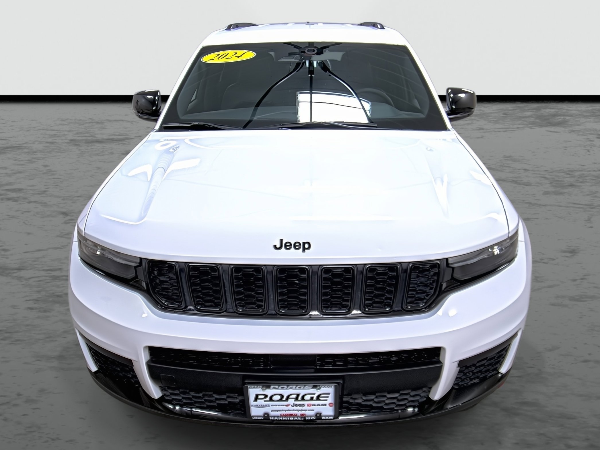 Used 2024 Jeep Grand Cherokee L Laredo image 6