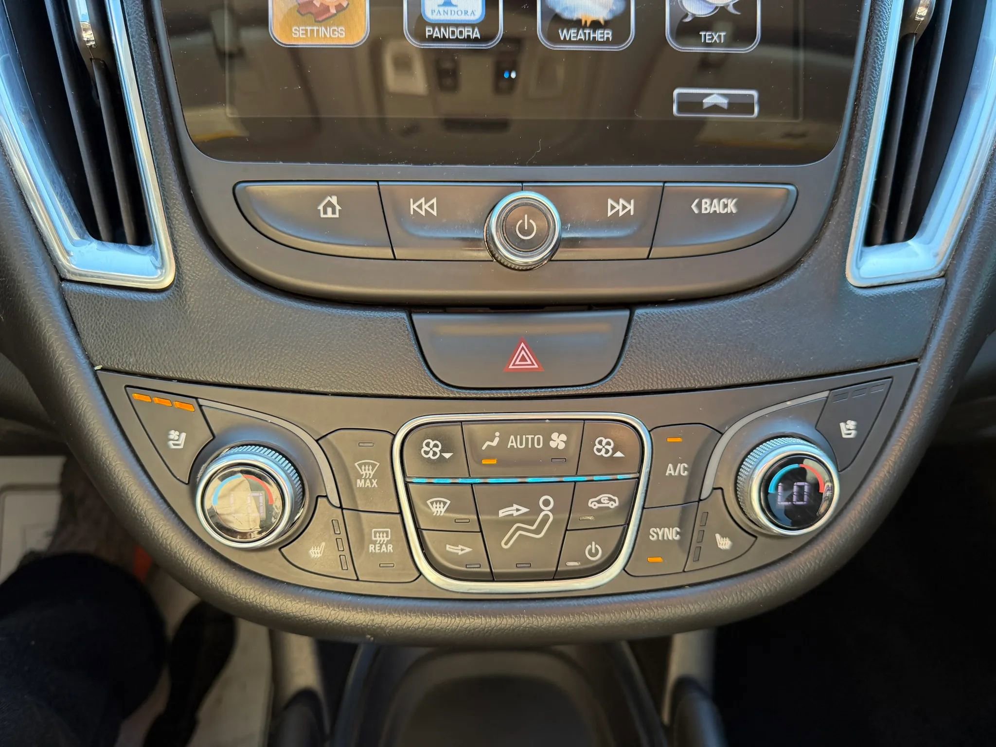 Used 2016 Chevrolet Malibu Premier w/ Driver Confidence Package FWD image 18