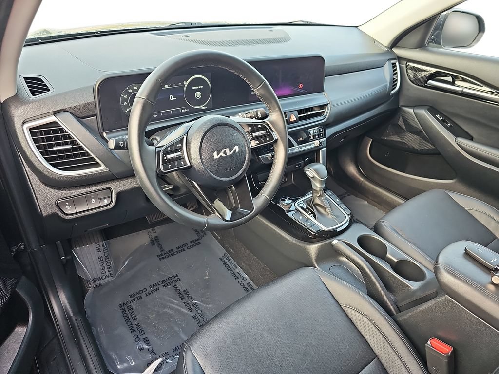 Used 2024 Kia Seltos EX AWD/4WD image 16