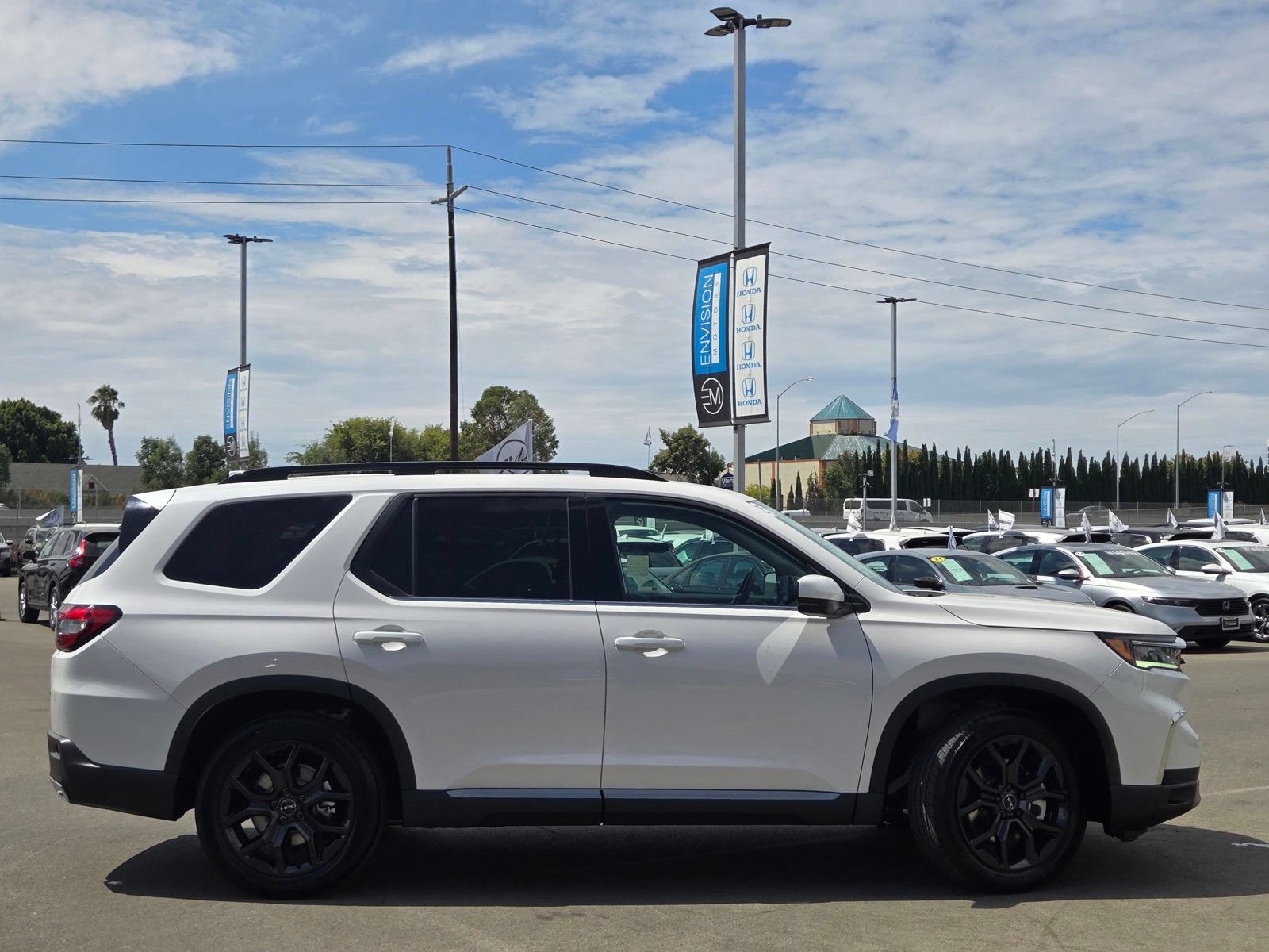 Certified 2025 Honda Pilot Touring image 8