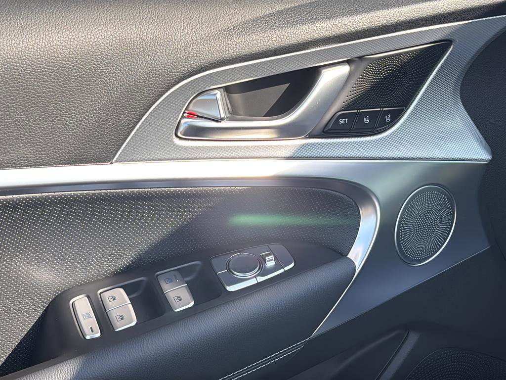 Used 2026 Genesis G70 2.5T Prestige image 17