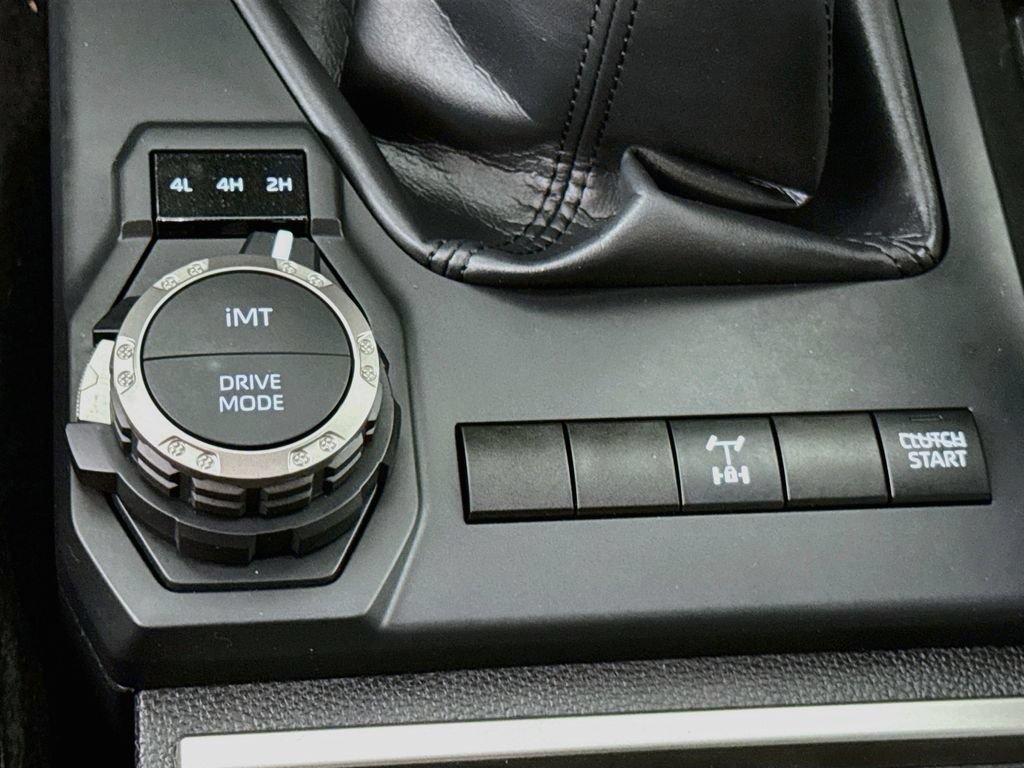 Certified 2025 Toyota Tacoma TRD Off-Road AWD/4WD image 11
