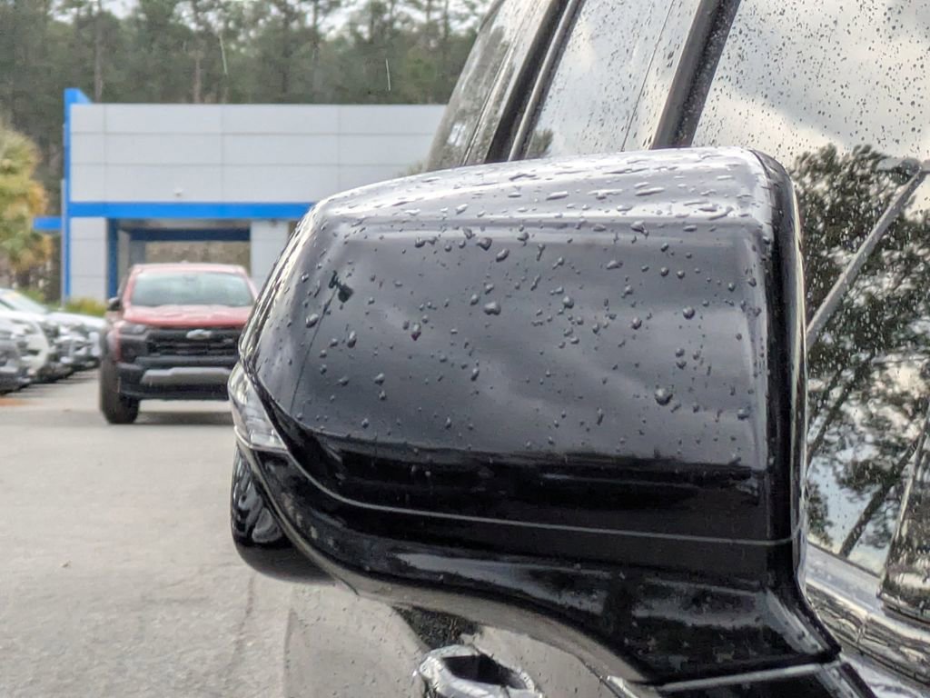 Used 2022 Chevrolet Tahoe RST w/ Sport Performance Package image 10