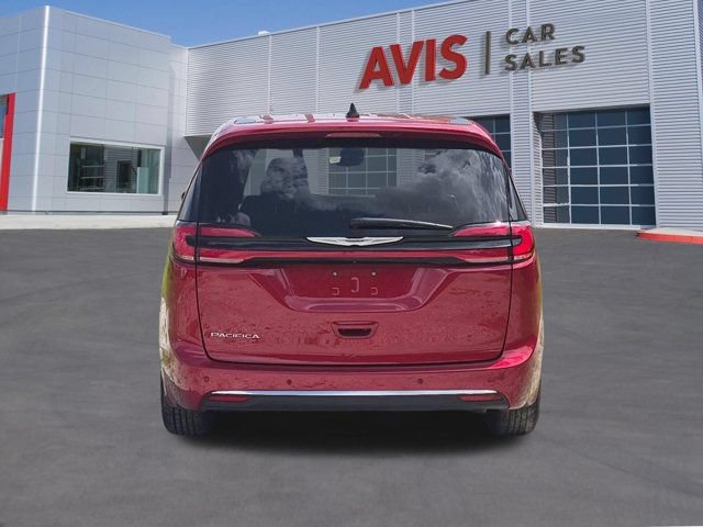 Used 2025 Chrysler Pacifica Select FWD image 7