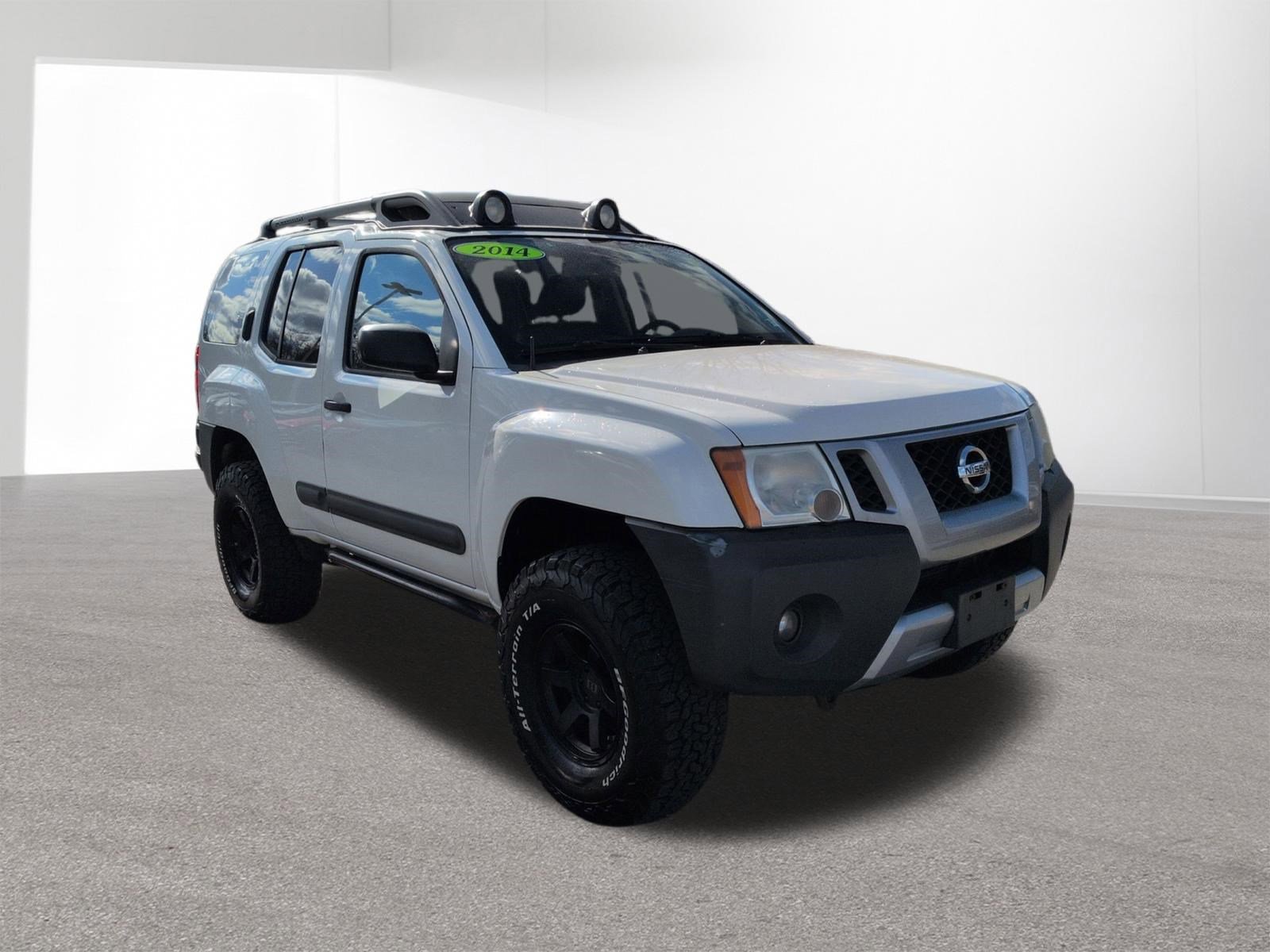 Used 2014 Nissan Xterra PRO-4X w/ Pro-4x Leather Package image 3