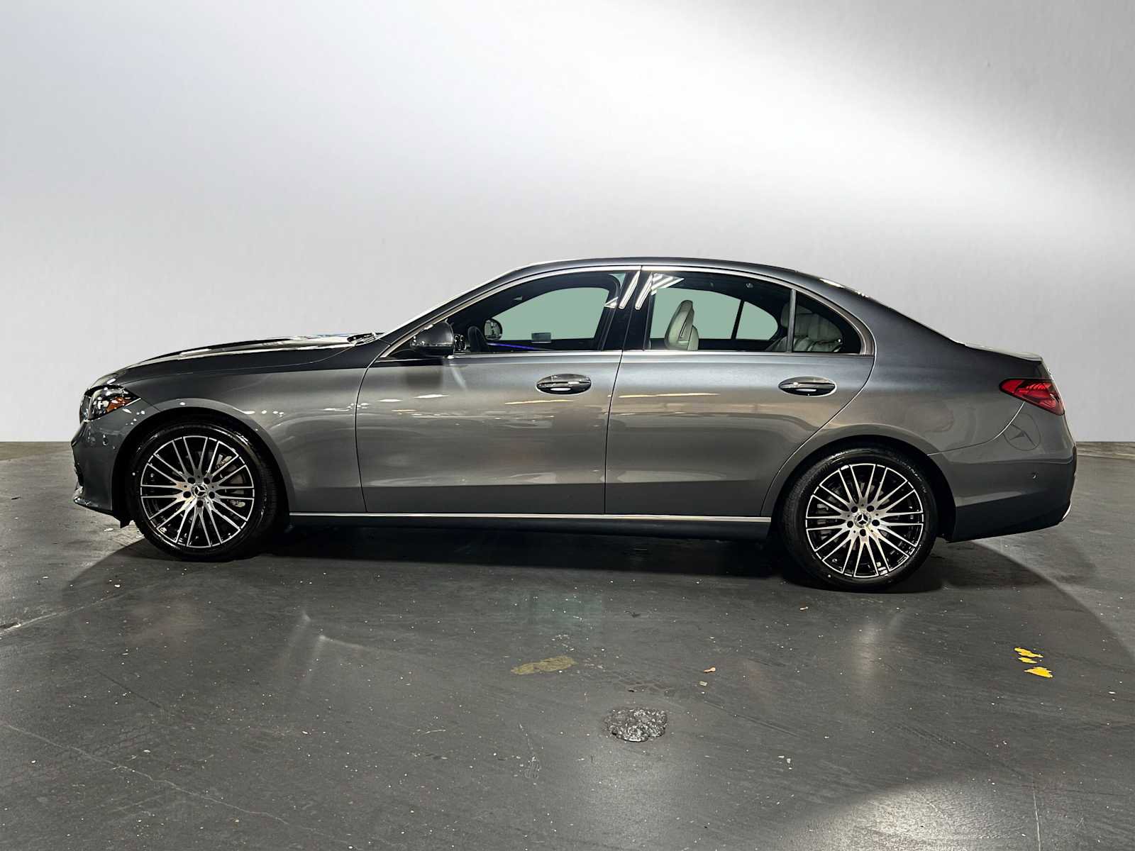 Used 2025 Mercedes-Benz C 300 4MATIC Sedan image 7