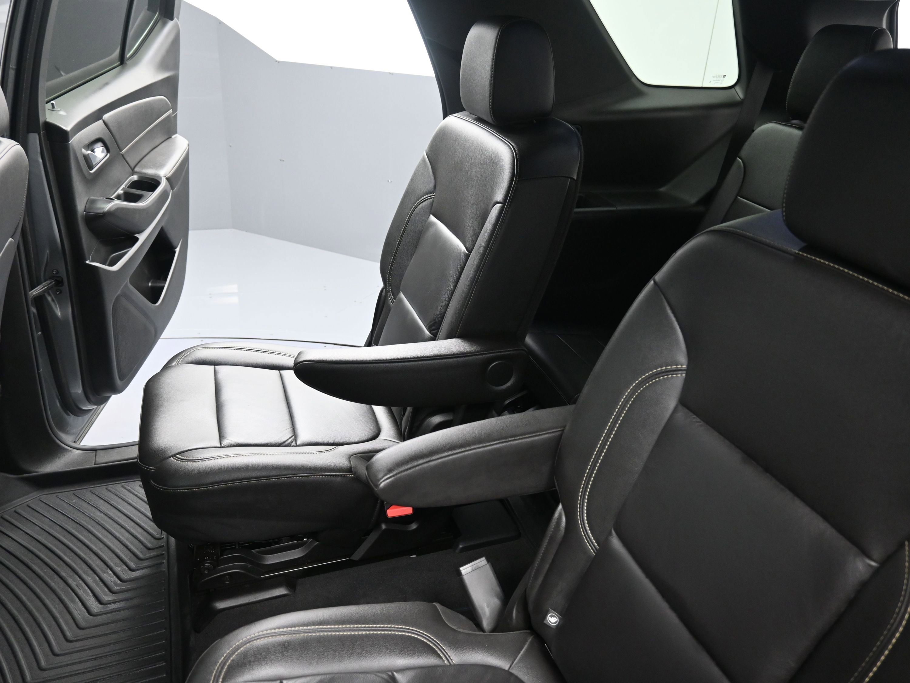 Used 2023 Chevrolet Traverse LT w/ LT Premium Package image 26