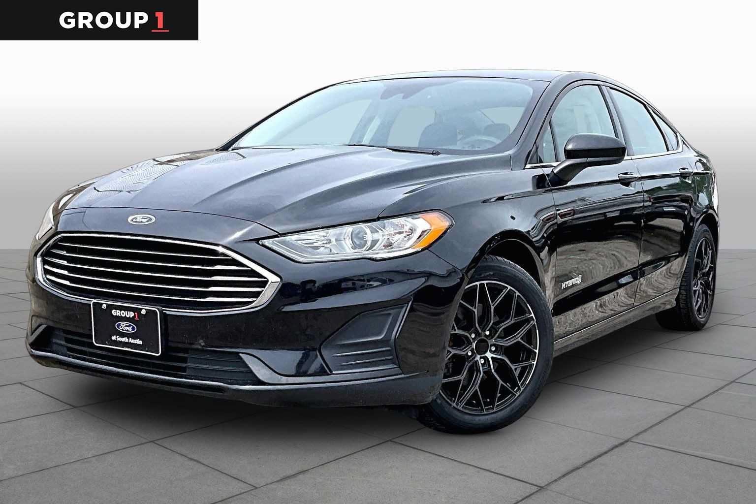Certified 2019 Ford Fusion SE FWD image 1
