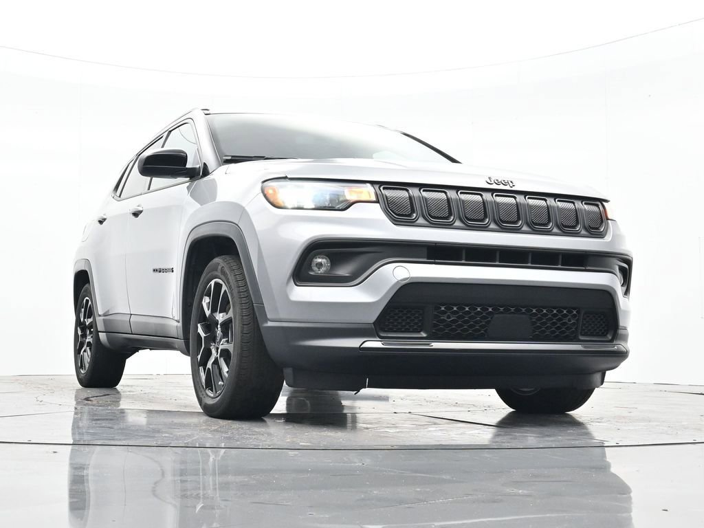 Used 2022 Jeep Compass Altitude image 34