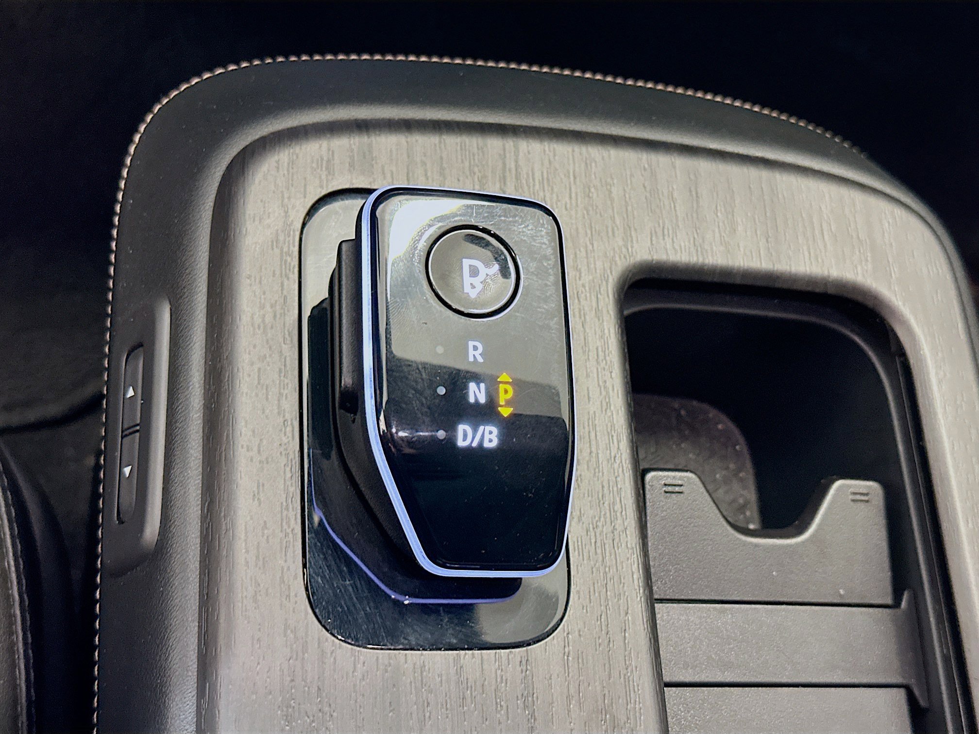 Used 2024 Nissan Ariya AWD image 25