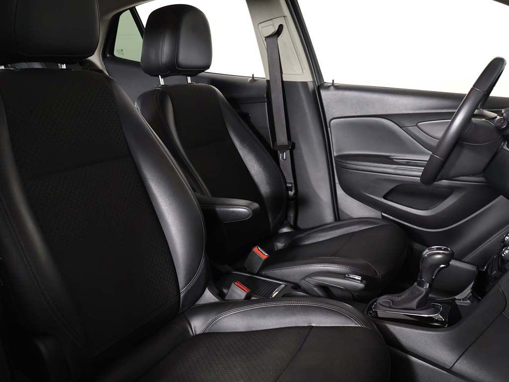 Used 2020 Buick Encore Preferred w/ Safety Package FWD image 26
