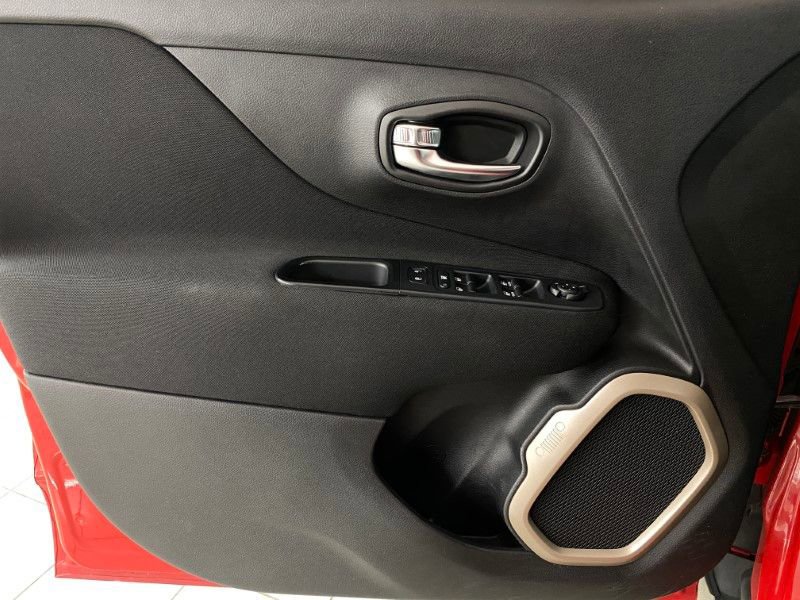 Used 2016 Jeep Renegade Latitude w/ Cold Weather Group image 33