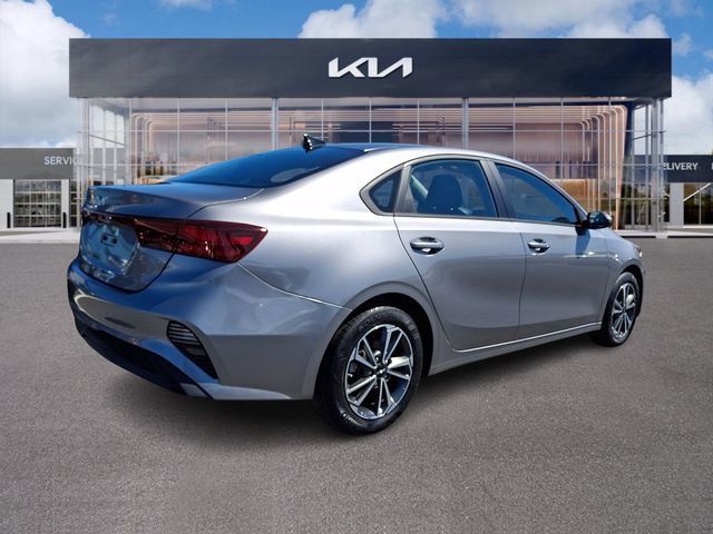 Used 2023 Kia Forte LXS image 6