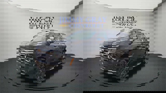 New 2026 Chevrolet Suburban Premier w/ Sun And Tow Package image 7
