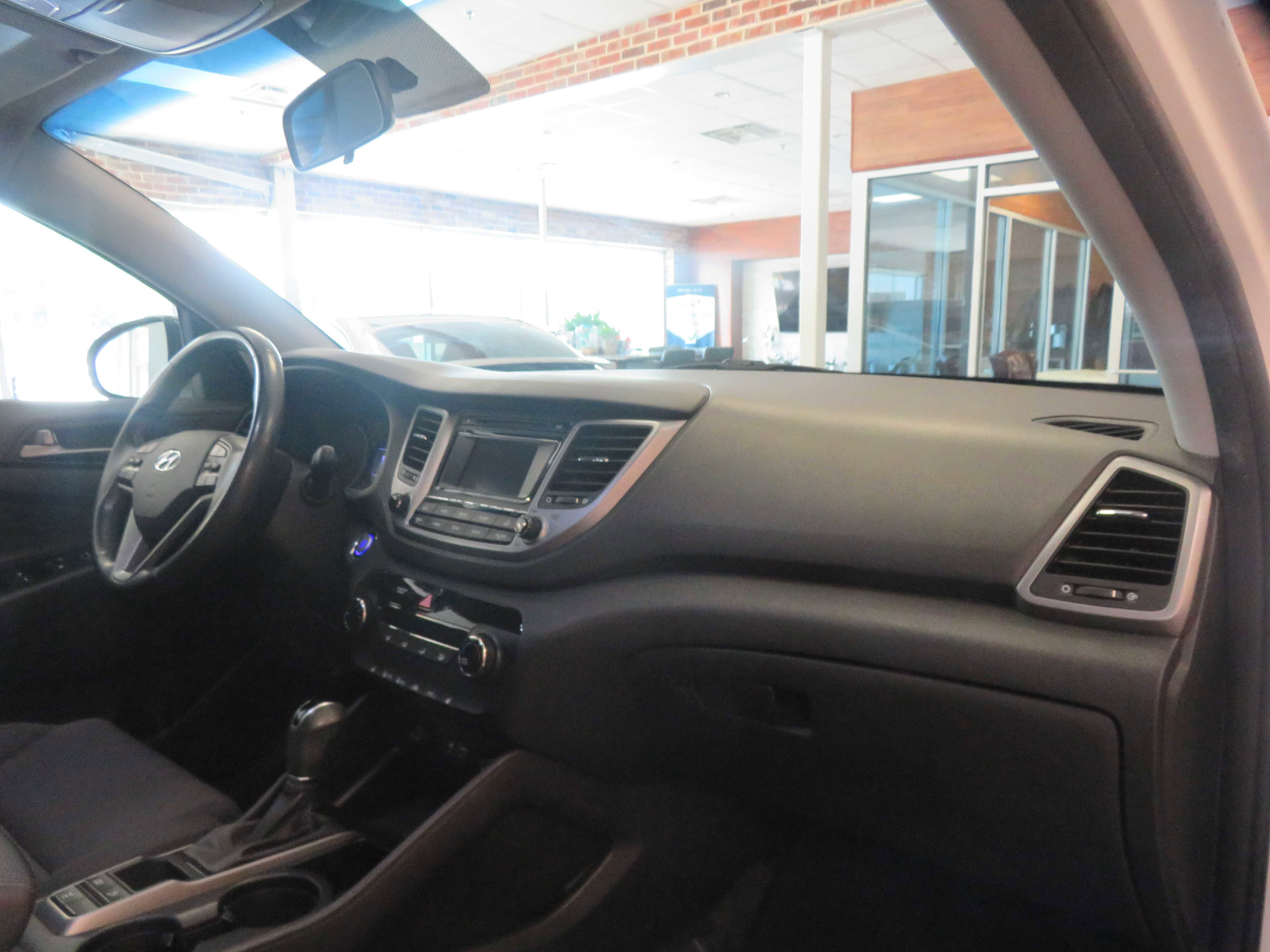 Used 2017 Hyundai Tucson Night AWD/4WD image 28