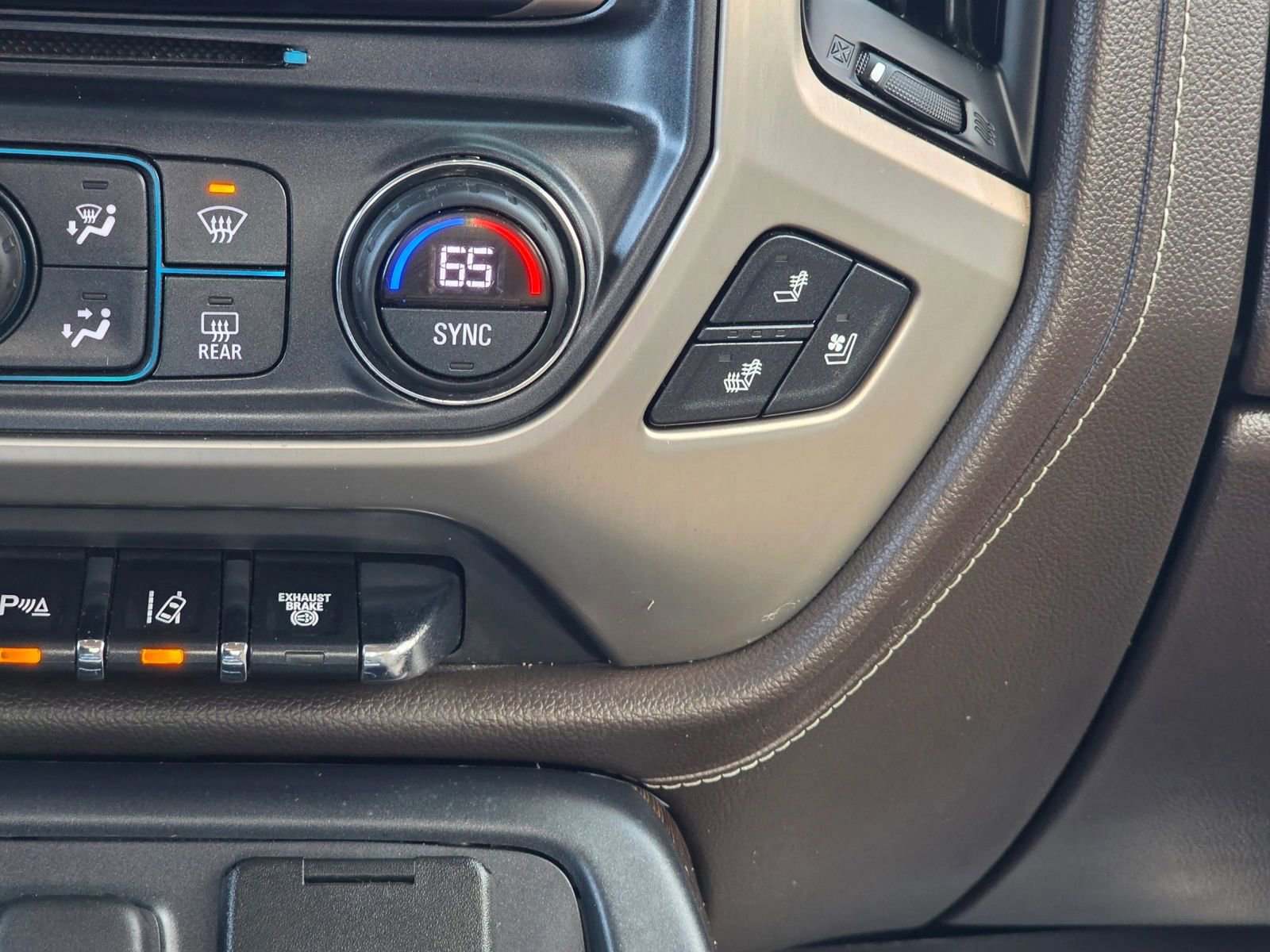 Used 2017 GMC Sierra 3500 Denali w/ Duramax Plus Package AWD/4WD image 18