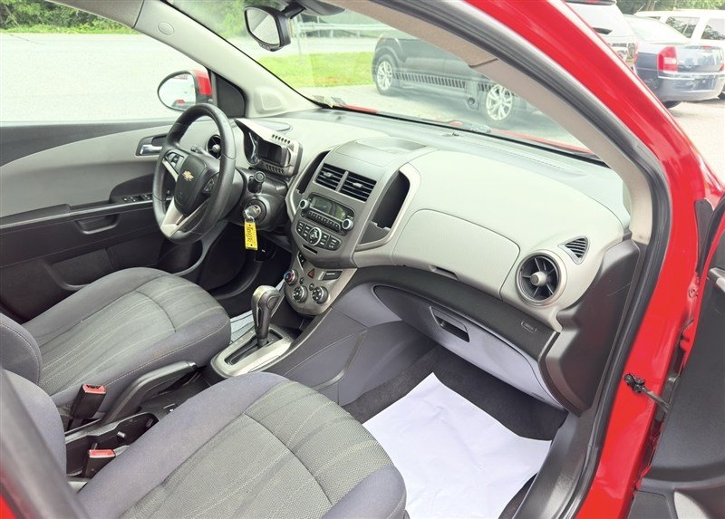 Used 2012 Chevrolet Sonic LT FWD image 9