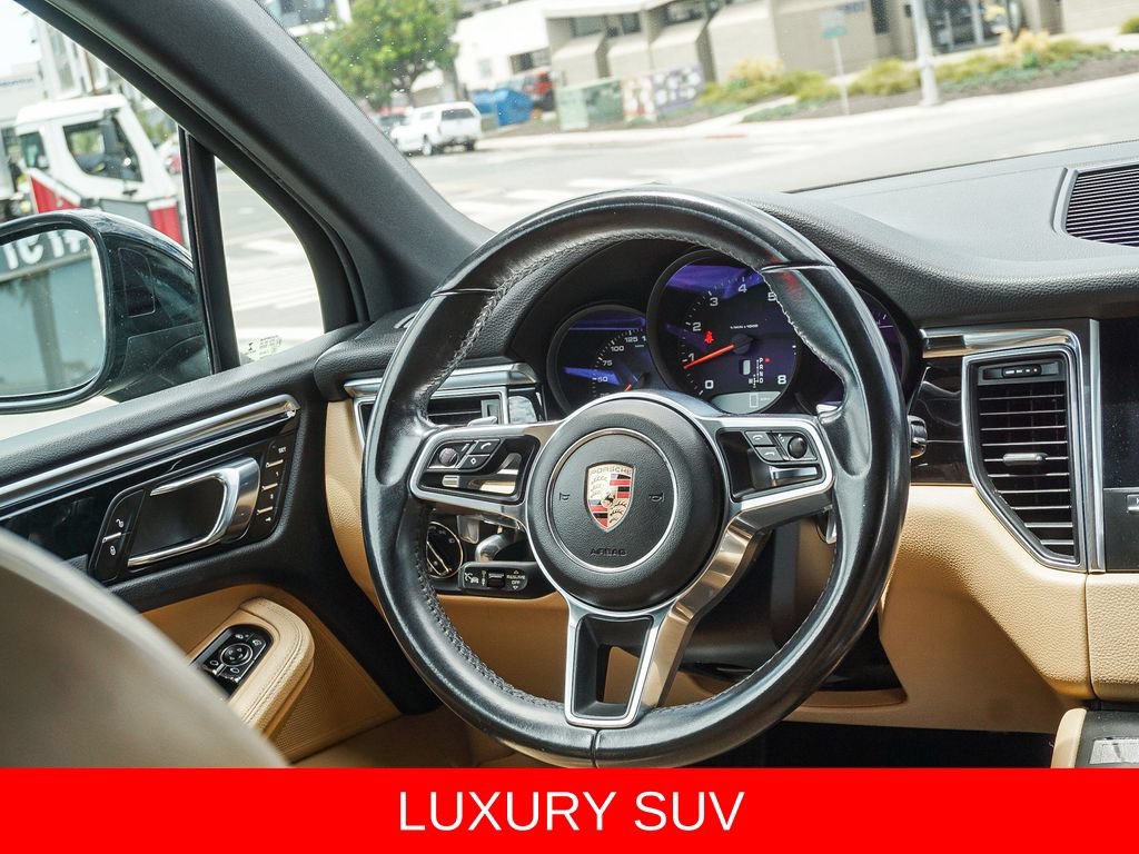 Used 2018 Porsche Macan AWD/4WD image 16