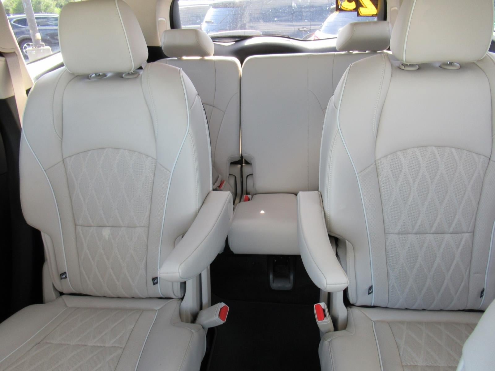 Used 2023 Buick Enclave Avenir w/ Avenir Technology Package FWD image 37