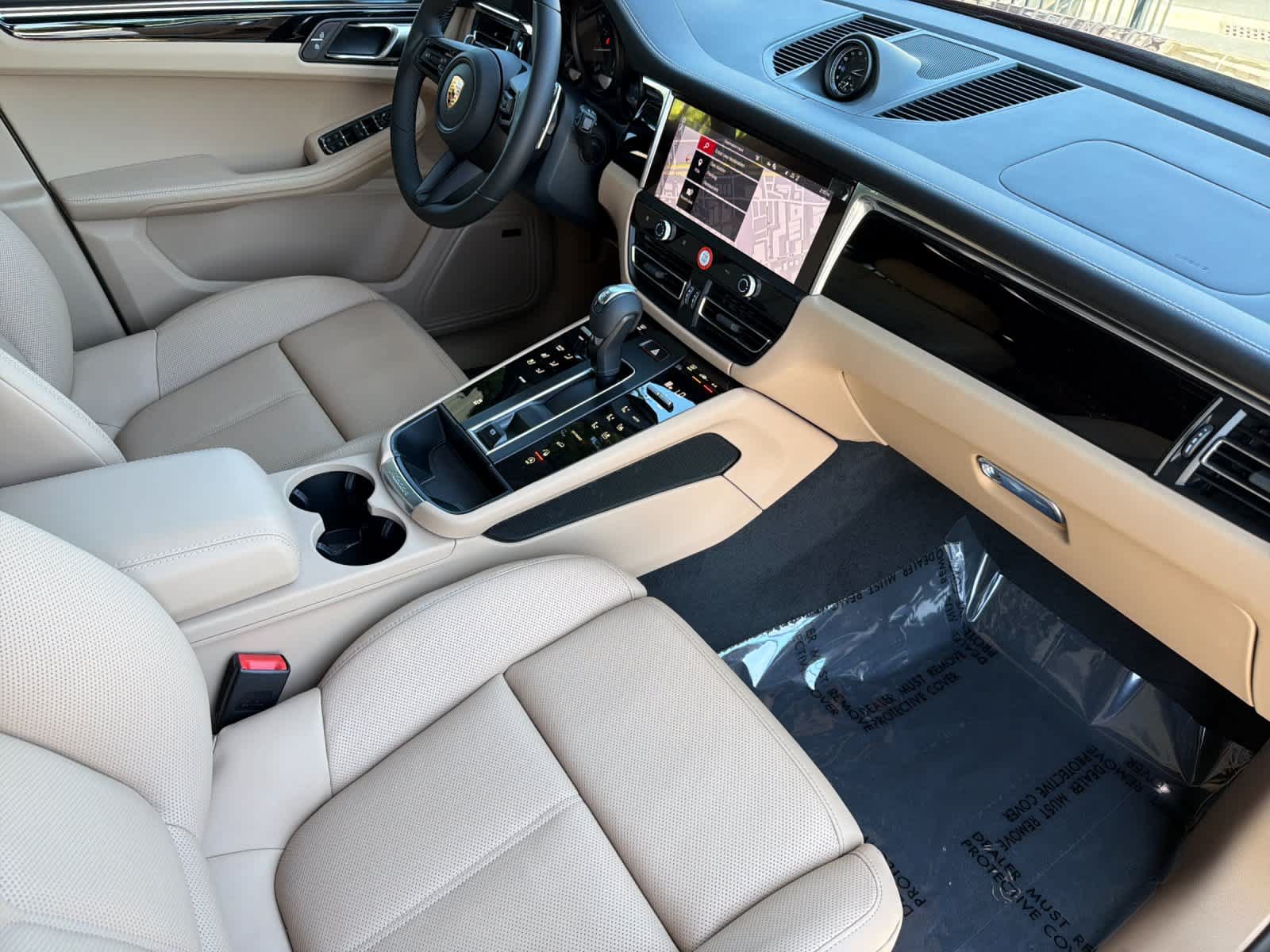 New 2026 Porsche Macan AWD/4WD image 17