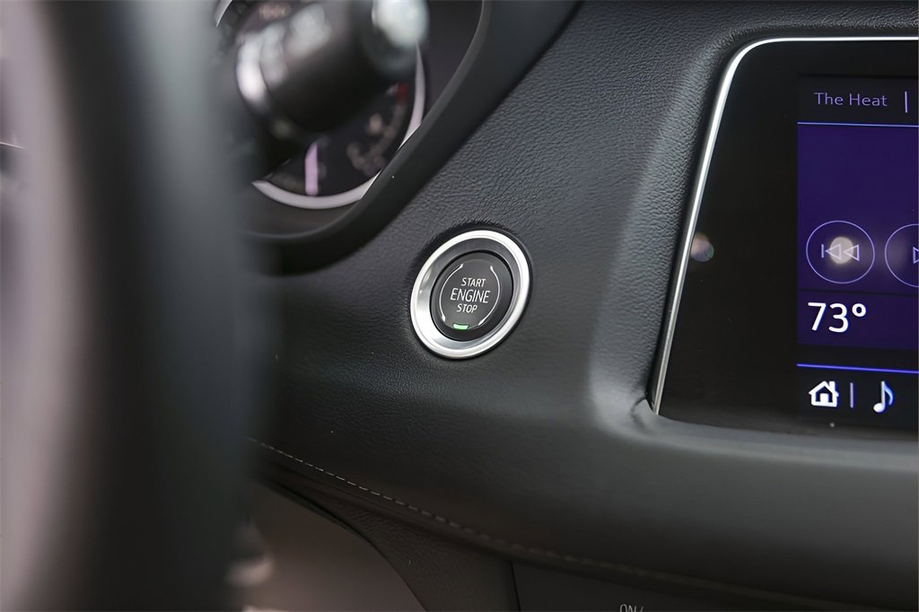 Used 2023 Cadillac XT4 Luxury w/ Driver Awareness Package image 18