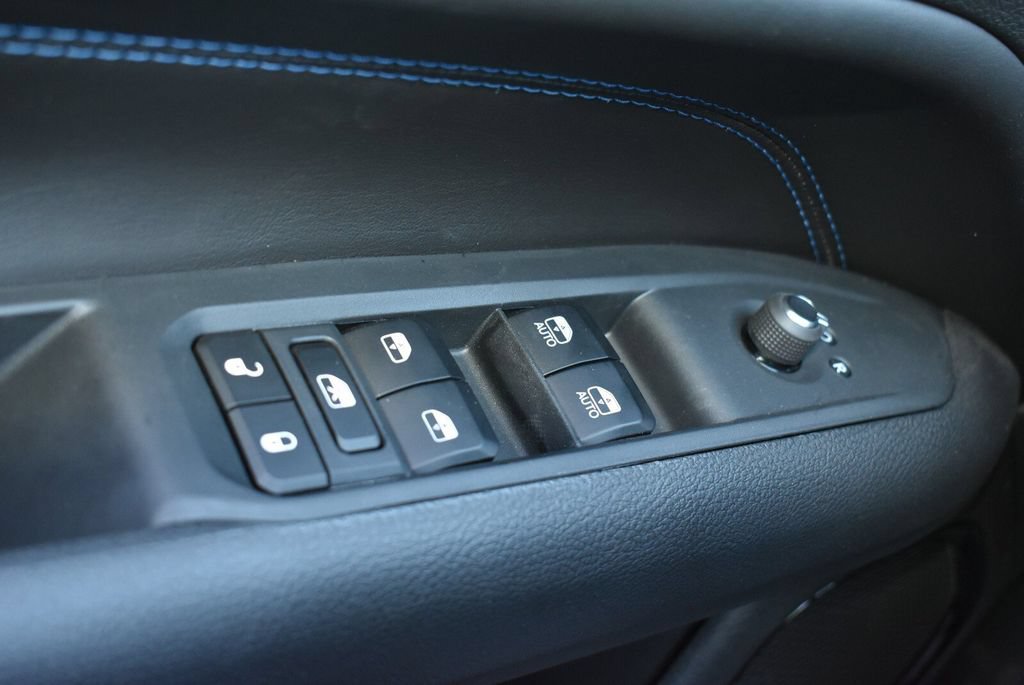 New 2026 Jeep Compass Latitude AWD/4WD image 21