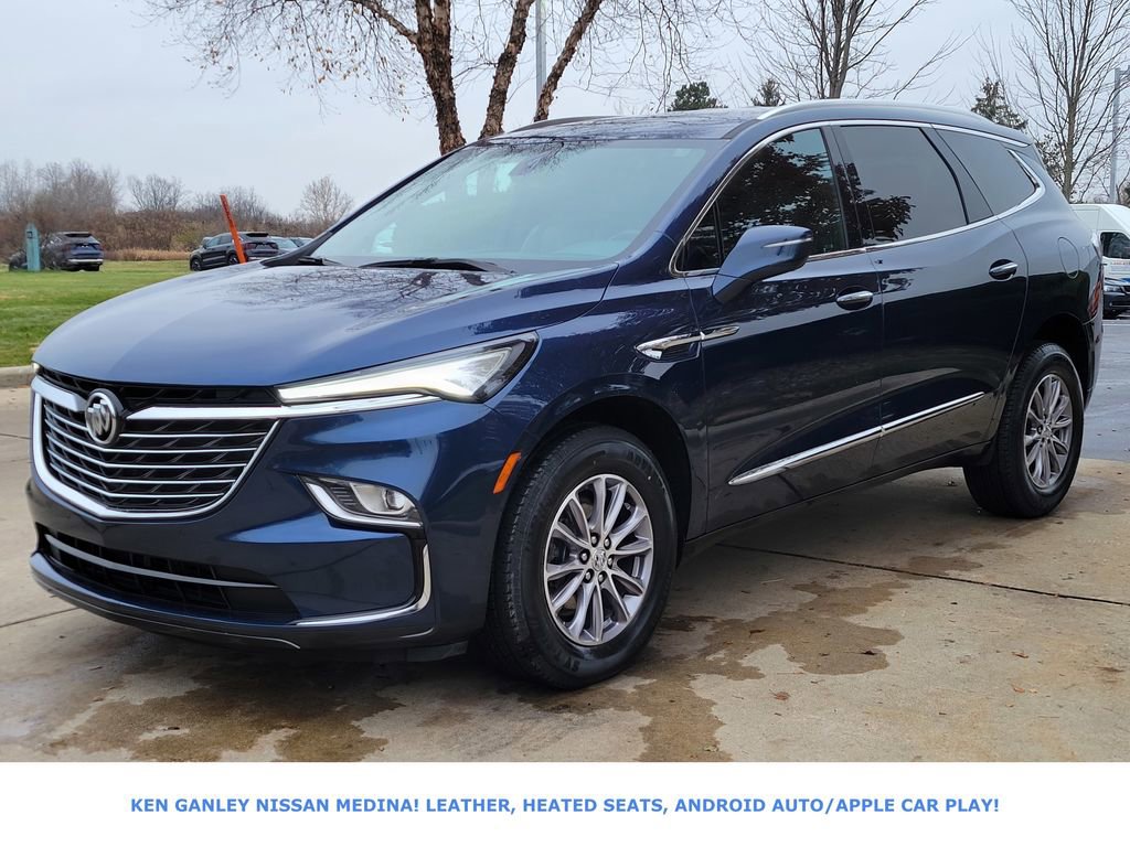 Used 2023 Buick Enclave Essence image 7