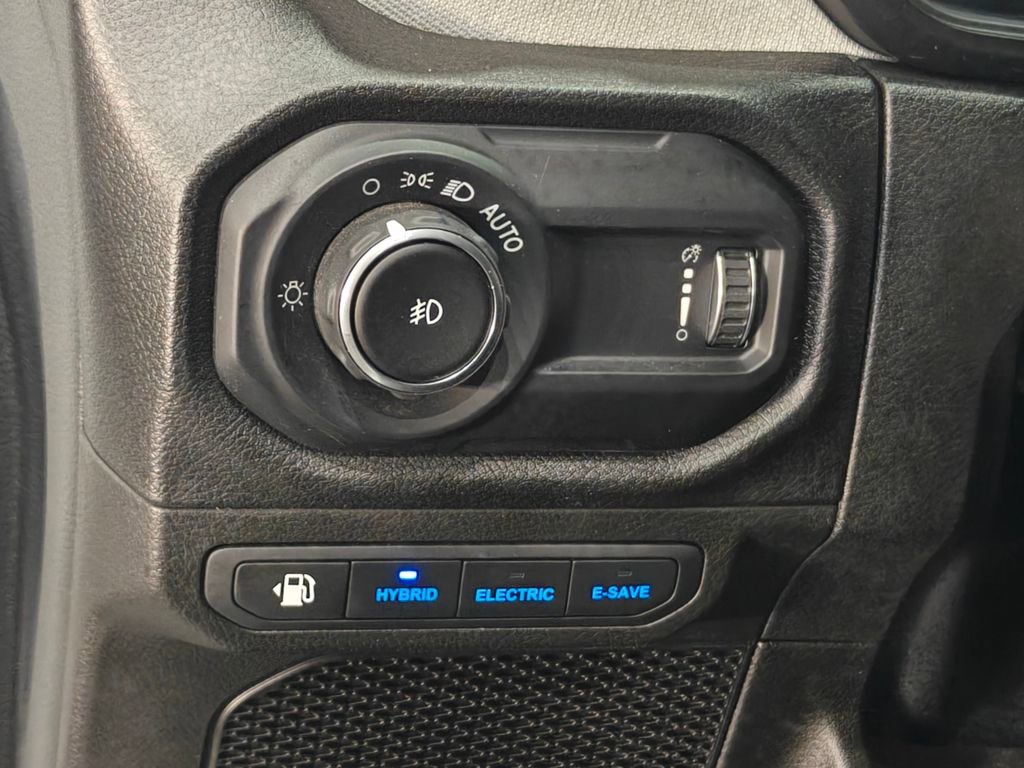 Used 2024 Jeep Wrangler Unlimited image 10