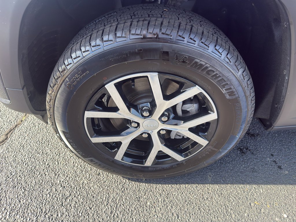 Used 2025 Jeep Grand Cherokee L Limited image 9