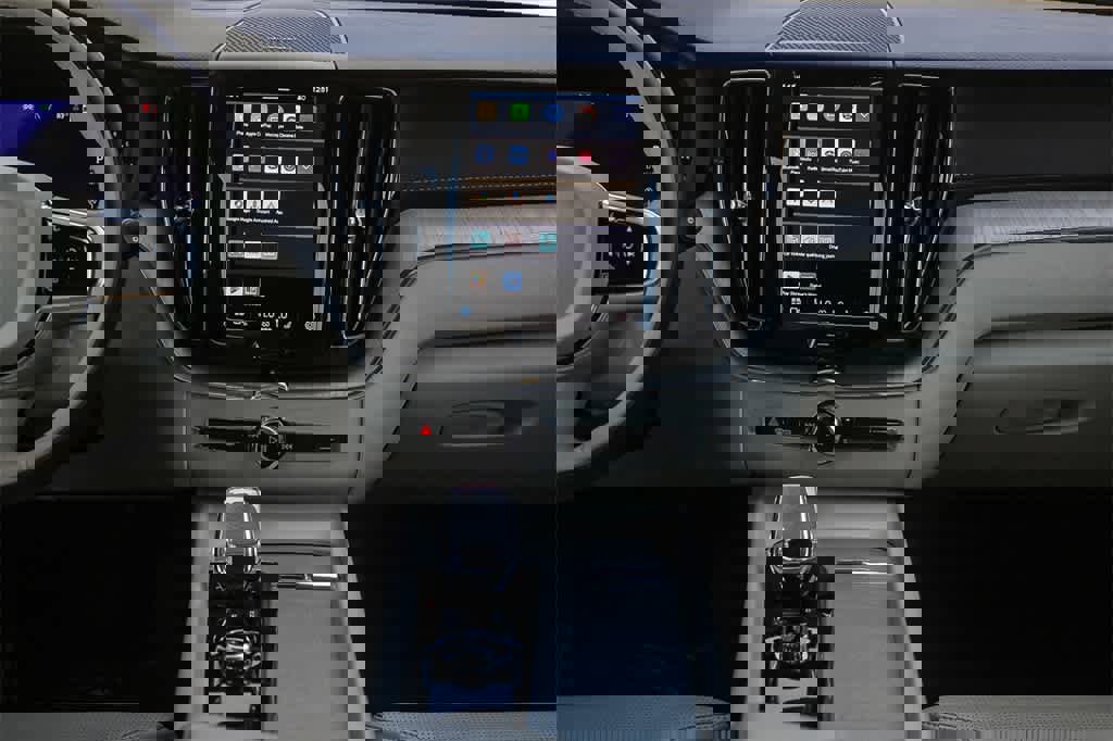 Used 2024 Volvo XC60 B5 Ultimate image 13