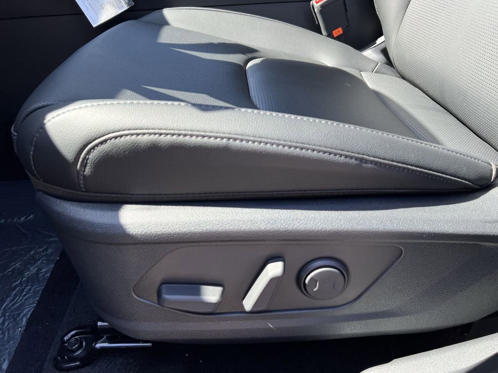 New 2026 Kia Sportage EX FWD image 12
