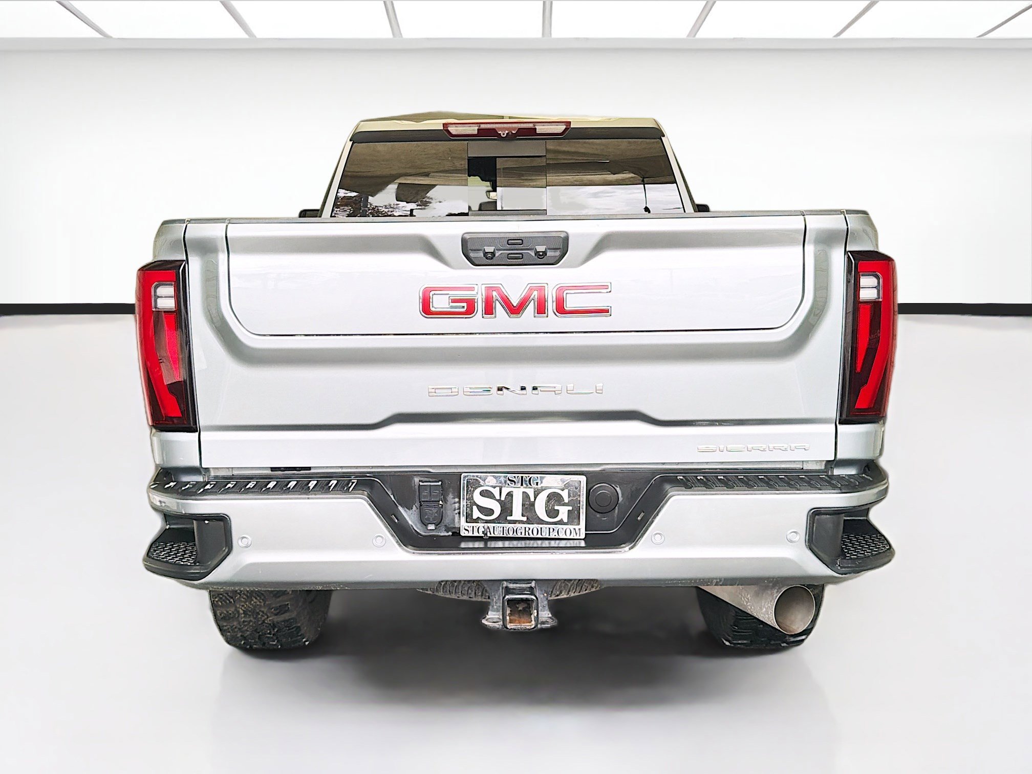Used 2024 GMC Sierra 3500 Denali w/ Technology Package AWD/4WD image 5