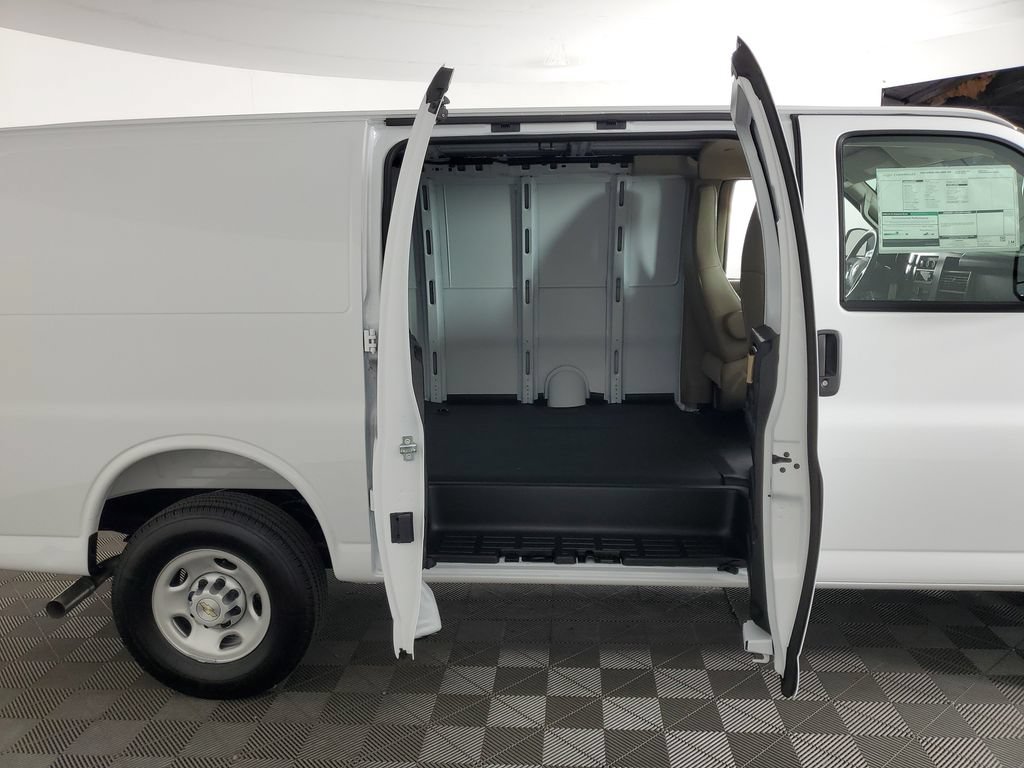 New 2026 Chevrolet Express 2500 RWD image 12