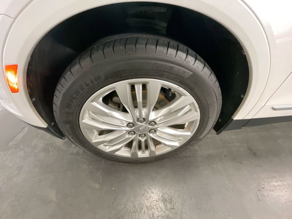 Used 2018 Cadillac XT5 Premium Luxury image 33