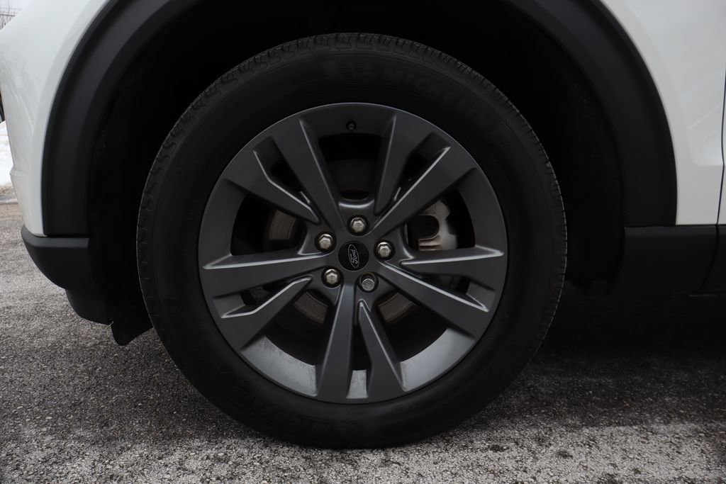 Used 2023 Ford Explorer XLT w/ Equipment Group 202A image 26