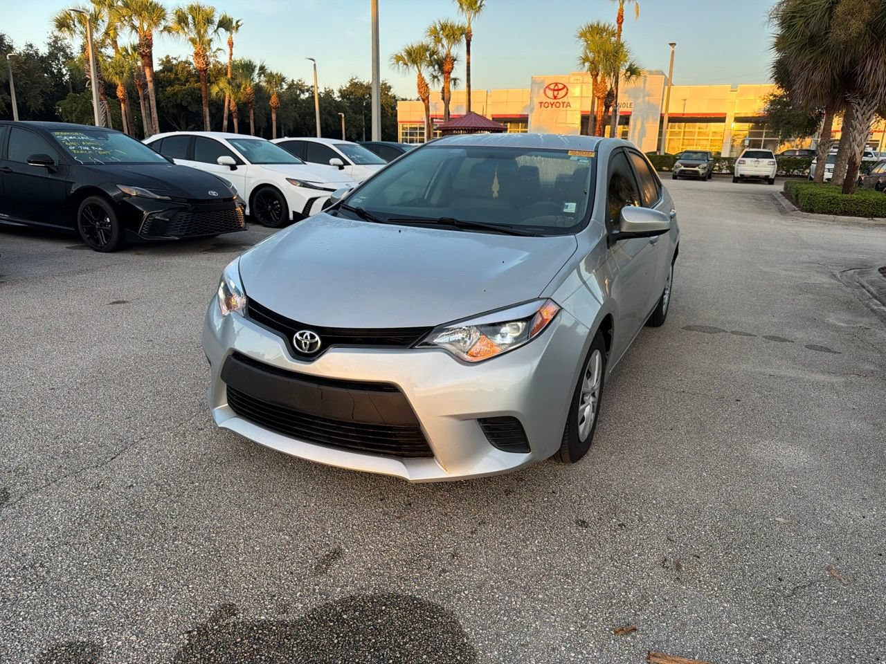 Used 2015 Toyota Corolla L FWD image 1