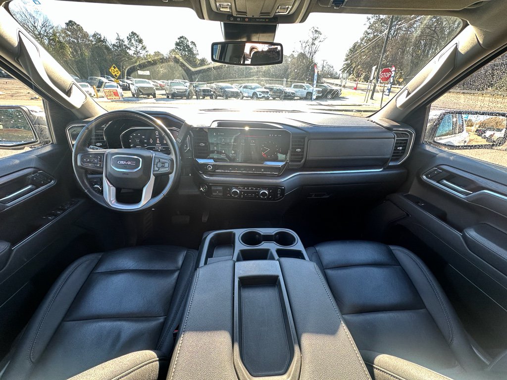 Used 2025 GMC Sierra 1500 SLT AWD/4WD image 17