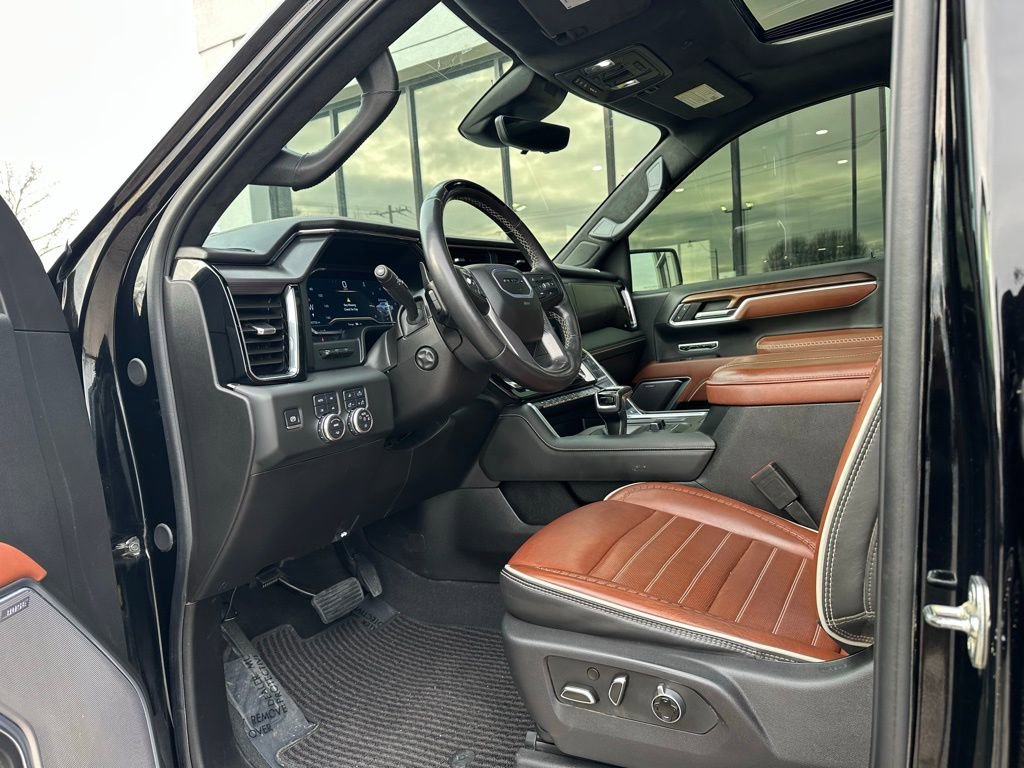 Used 2025 GMC Sierra 1500 Denali Ultimate image 17
