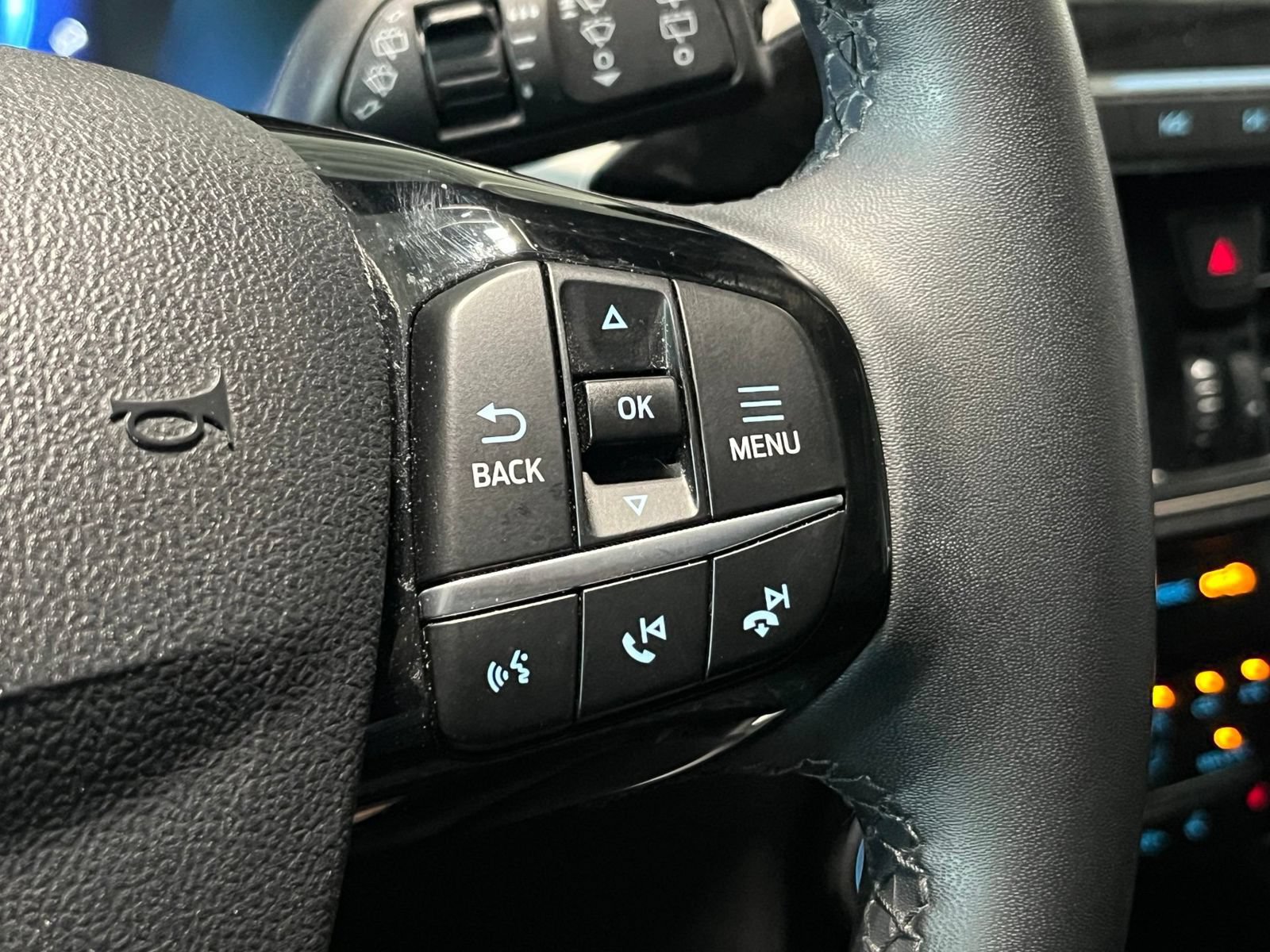 Used 2022 Ford Escape SEL w/ Technology Package FWD image 29