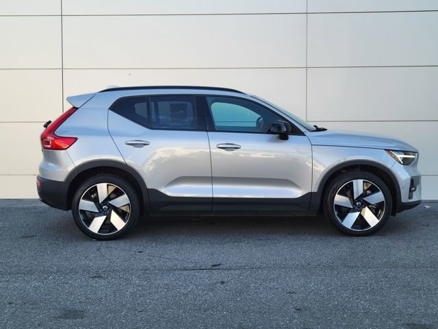 Used 2023 Volvo XC40 Recharge Ultimate image 5