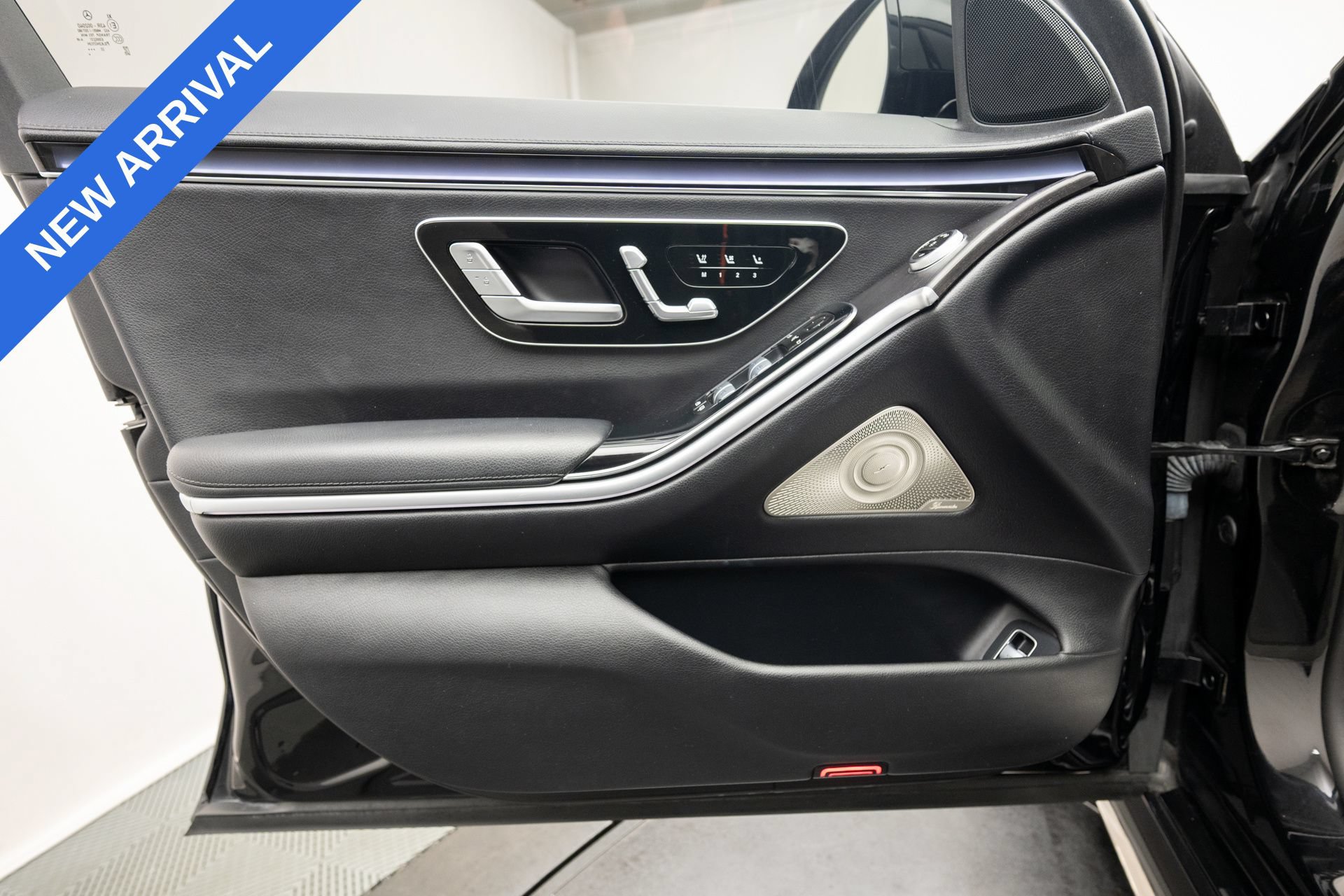 Used 2023 Mercedes-Benz S 500 4MATIC image 29