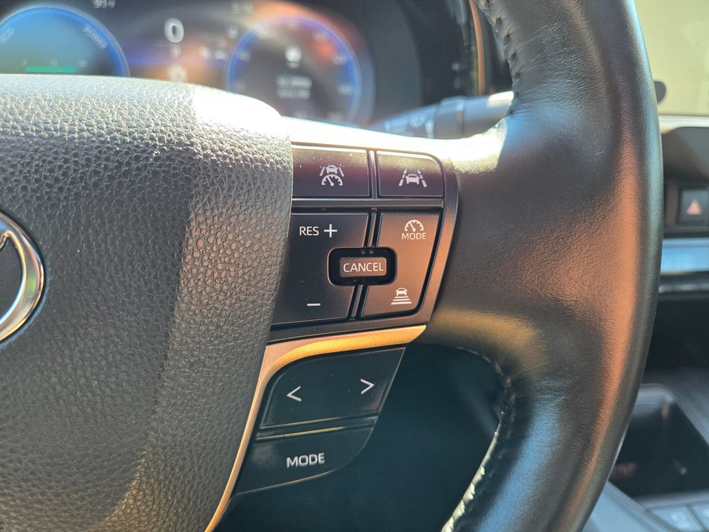 Used 2023 Toyota Crown Platinum AWD/4WD image 21