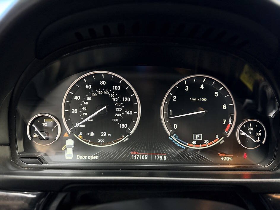 Used 2015 BMW 550i Sedan RWD image 8