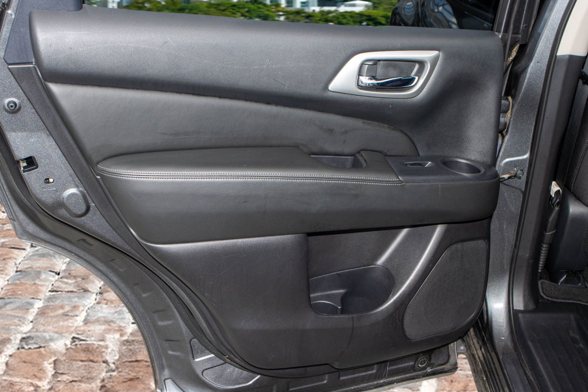 Used 2019 Nissan Pathfinder S image 12