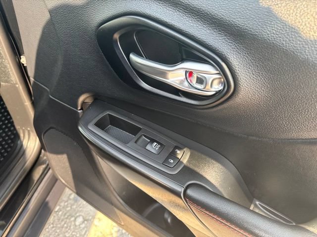 Used 2022 Jeep Cherokee Trailhawk w/ Sound & Nav Group AWD/4WD image 21